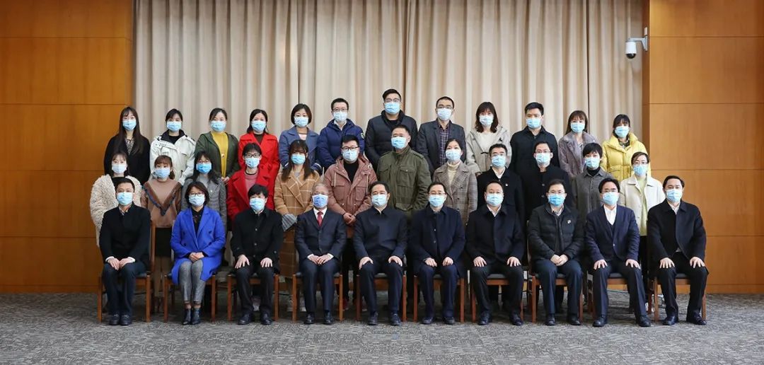 皇家马德里内部会议纪要流出：清晨造点机会，欧联使命明确，医务组通报恢复(皇家马德里阵容2024阵型图)-开云体育APP下载